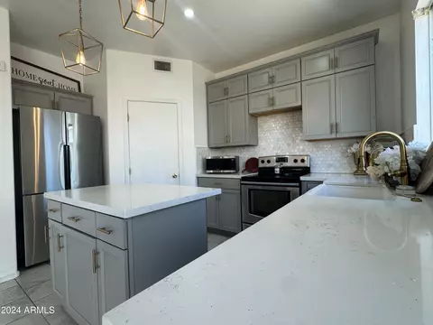 4218 W Irwin Ave, Phoenix, AZ 85041 photo 3