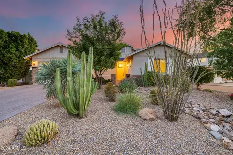 4605 E Glenrosa Ave, Phoenix, AZ 85018 photo 2