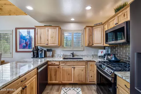 3365 Tree View Path, Overgaard, AZ 85933 photo 6