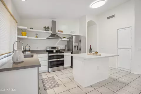 5760 W Comet Ave, Glendale, AZ 85302