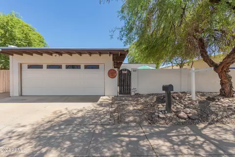 169 Laguna Dr W, Litchfield Park, AZ 85340