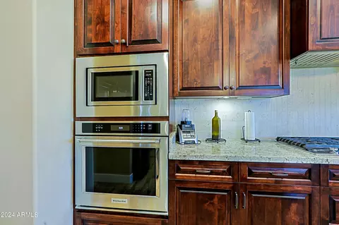 Kitchen - 23 E Cavalry Dr, Phoenix, AZ 85086 photo 4 of 7