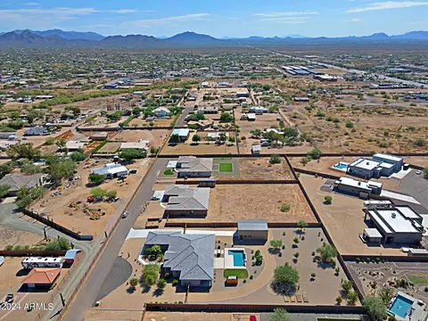 View/Area - 23 E Cavalry Dr, Phoenix, AZ 85086 photo 8 of 13