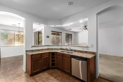 6636 S 16th Dr, Phoenix, AZ 85041 photo 7