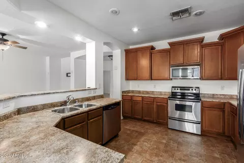 6636 S 16th Dr, Phoenix, AZ 85041 photo 5