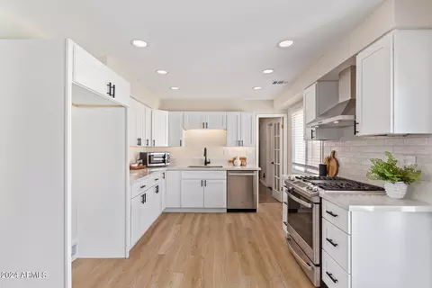 146 E Riviera Dr, Tempe, AZ 85282 photo 9