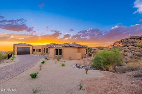 Exterior - 3518 N Shadow Trl, Mesa, AZ 85207 photo 12 of 18