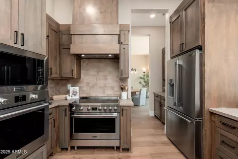 Kitchen - 3518 N Shadow Trl, Mesa, AZ 85207 photo 5 of 9