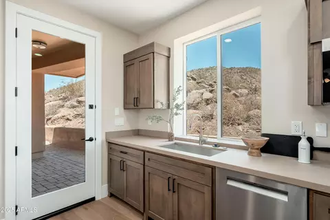 Kitchen - 3518 N Shadow Trl, Mesa, AZ 85207 photo 9 of 9