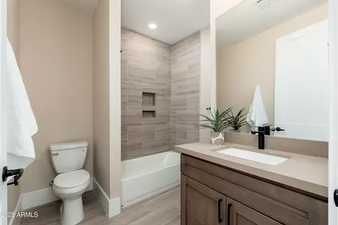 Bath - 3518 N Shadow Trl, Mesa, AZ 85207 photo 6 of 6