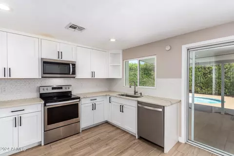 3616 E Ludlow Dr, Phoenix, AZ 85032 photo 8