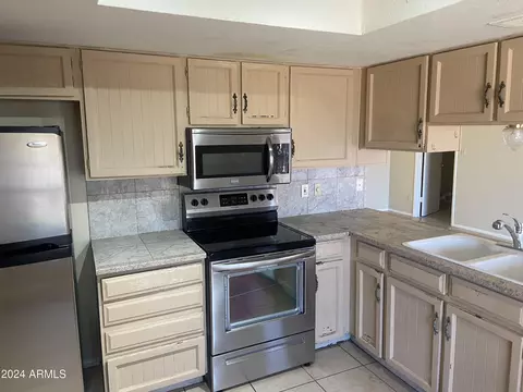 1431 W Behrend Dr, Phoenix, AZ 85027 photo 3
