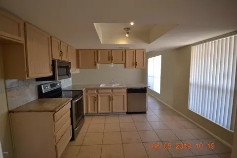 1431 W Behrend Dr, Phoenix, AZ 85027 photo 2