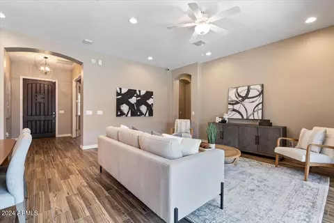 Entry Way - 4445 E Bethena St, Gilbert, AZ 85295 photo 4 of 7
