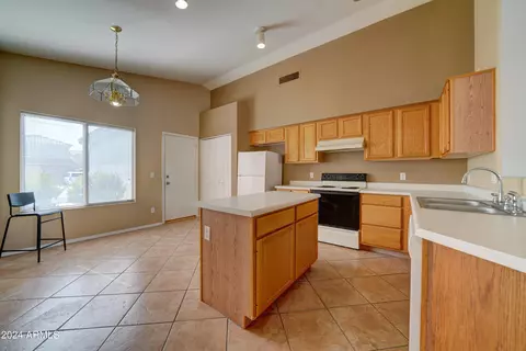 3128 E Millbrae Ln, Gilbert, AZ 85234 photo 8