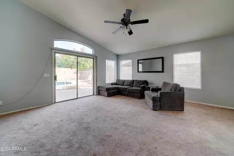 3128 E Millbrae Ln, Gilbert, AZ 85234 photo 4