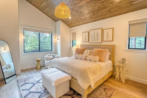360 S Falling Leaf Rd, Show Low, AZ 85901