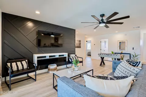 2110 N 68th Pl, Scottsdale, AZ 85257
