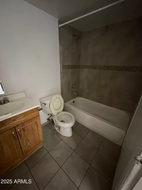 Bath - 6842 W Devonshire Ave, Phoenix, AZ 85033 photo 1 of 1