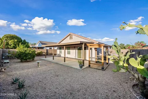 380 S Valley Dr, Apache Junction, AZ 85120 photo 4