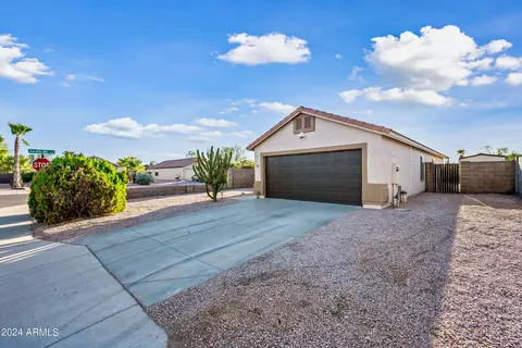 380 S Valley Dr, Apache Junction, AZ 85120