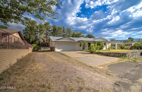 245 E Hunter Dr, Globe, AZ 85501 photo 2