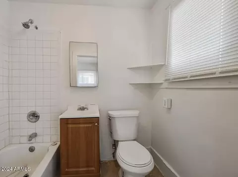 Bath - 2102 W Adams St, Phoenix, AZ 85009 photo 3 of 4