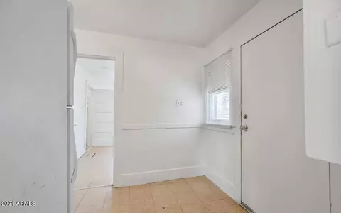 Entry Way - 2102 W Adams St, Phoenix, AZ 85009 photo 4 of 5