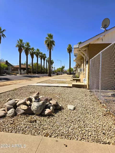 Exterior - 2102 W Adams St, Phoenix, AZ 85009 photo 17 of 18