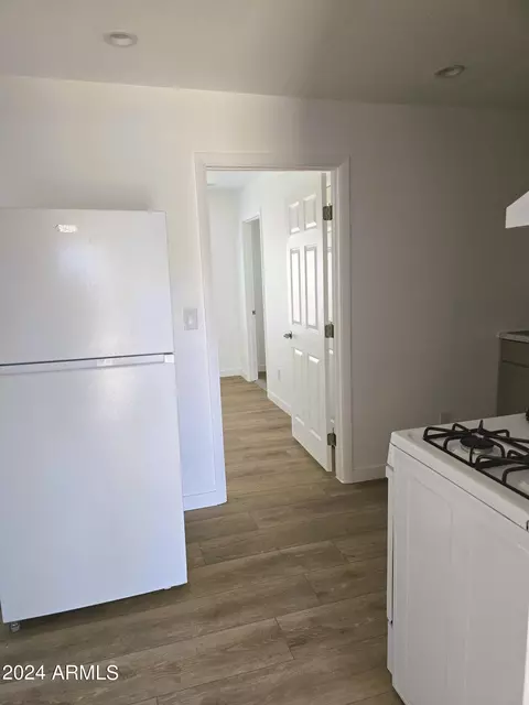 Entry Way - 2102 W Adams St, Phoenix, AZ 85009 photo 3 of 5