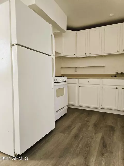 Kitchen - 2102 W Adams St, Phoenix, AZ 85009 photo 7 of 9