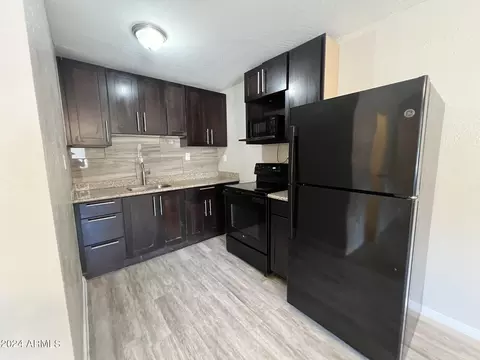 3645 S 18th St, Phoenix, AZ 85040 photo 4