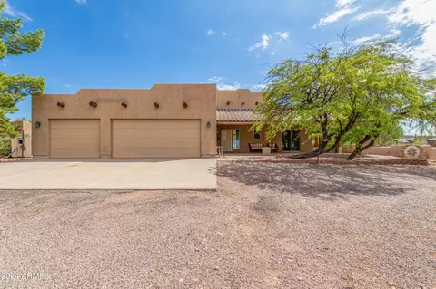 947 N Prospectors Rd, Apache Junction, AZ 85119