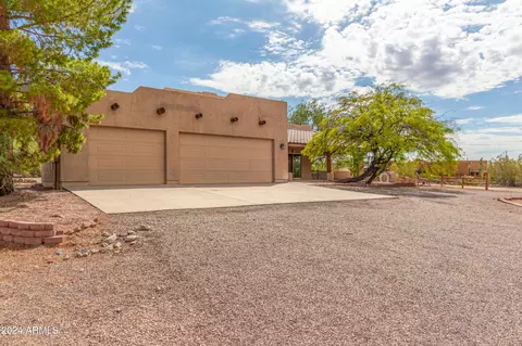 947 N Prospectors Rd, Apache Junction, AZ 85119 photo 2
