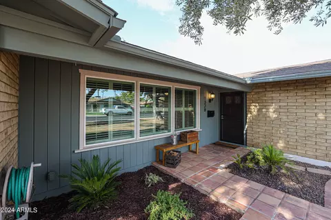 1328 W Golden Ln, Phoenix, AZ 85021