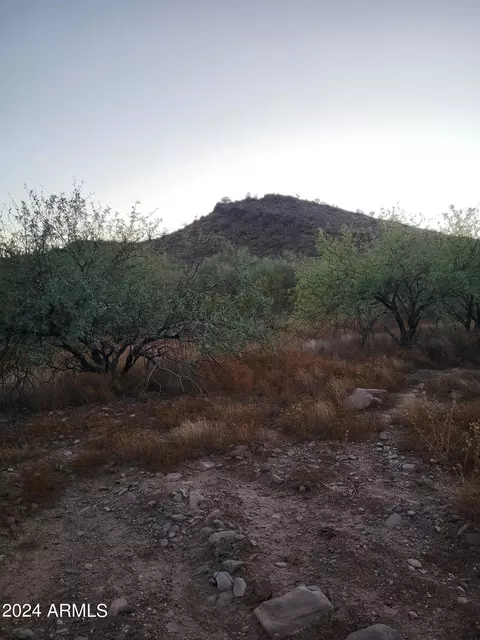 43 N Nnn N 12th St #-, New River, AZ 85087