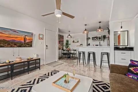 8055 E Thomas Rd #B203, Scottsdale, AZ 85251