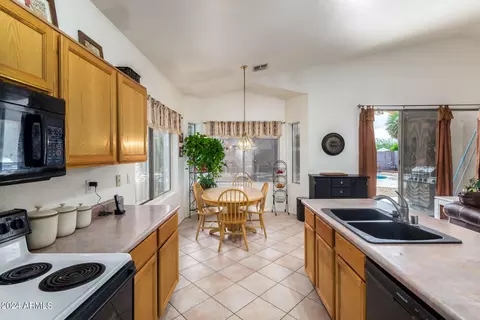 2539 E Parkside Ln, Phoenix, AZ 85024 photo 8