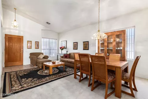 2539 E Parkside Ln, Phoenix, AZ 85024 photo 4