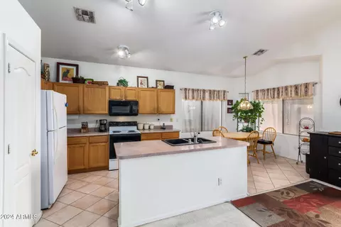 2539 E Parkside Ln, Phoenix, AZ 85024 photo 9