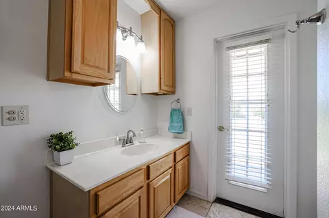 Bath - 3202 E Las Rocas Dr, Phoenix, AZ 85028 photo 2 of 9