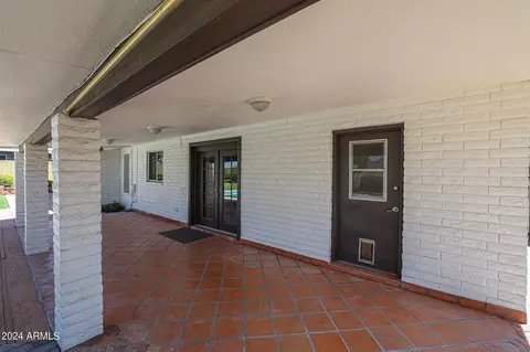 Exterior - 3202 E Las Rocas Dr, Phoenix, AZ 85028 photo 7 of 17