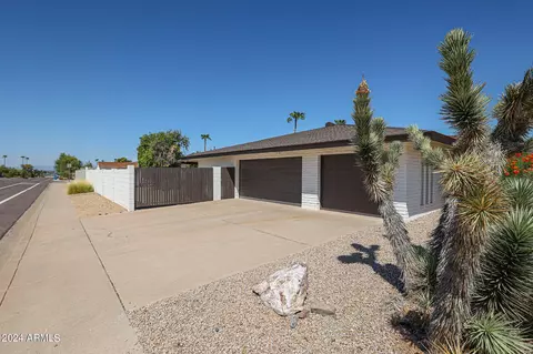 Exterior - 3202 E Las Rocas Dr, Phoenix, AZ 85028 photo 1 of 17