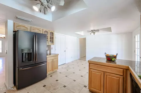 Kitchen - 3202 E Las Rocas Dr, Phoenix, AZ 85028 photo 3 of 7