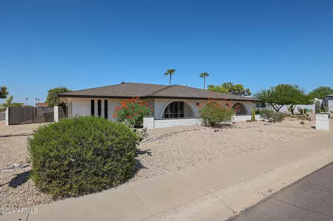 Exterior - 3202 E Las Rocas Dr, Phoenix, AZ 85028 photo 2 of 17