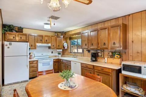 2965 Lone Star Dr, Overgaard, AZ 85933 photo 13