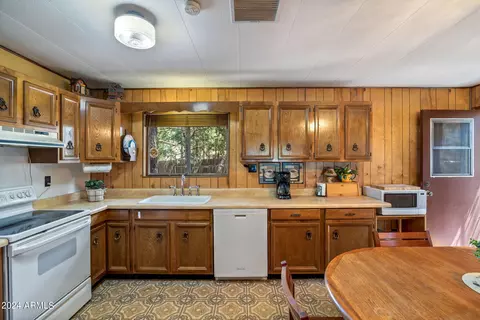 2965 Lone Star Dr, Overgaard, AZ 85933 photo 14