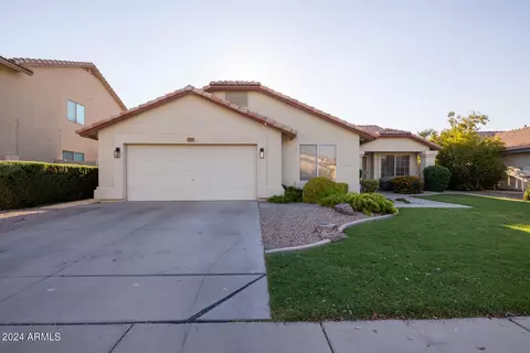 1274 S Palm St, Gilbert, AZ 85296