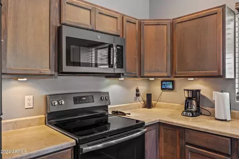 2923 Red Cinder Rd, Overgaard, AZ 85933 photo 9