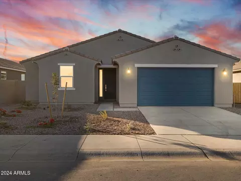 3581 E Alexander Dr, San Tan Valley, AZ 85143